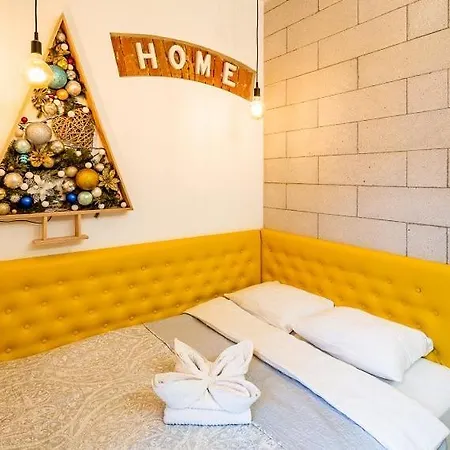Apartment шпитальна 30